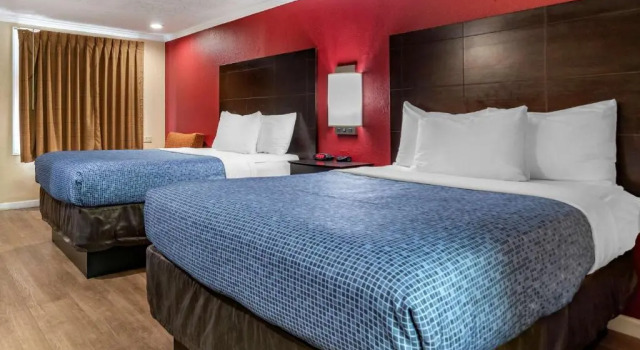 Четырёхместный номер Superior Econo Lodge Oxford near Choccolocco Park