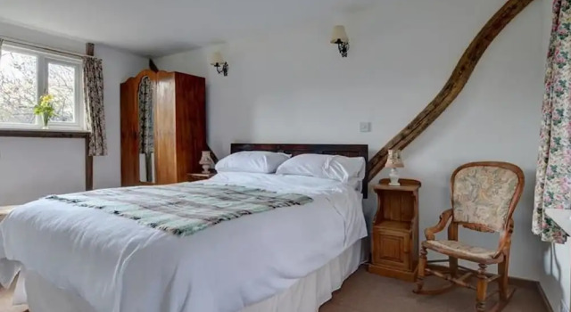 Stunning cottage set in quiet farmyard in Biddenden countryside, Varaa Lomakoti Mökit kohteessa Merseyside, Mökki