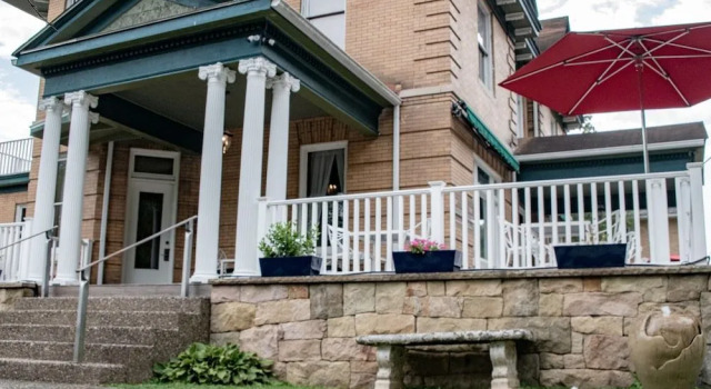 Elk River Hotel & Cafe, Prenota Hotel Hotel a Sutton con parcheggio, Parcheggio