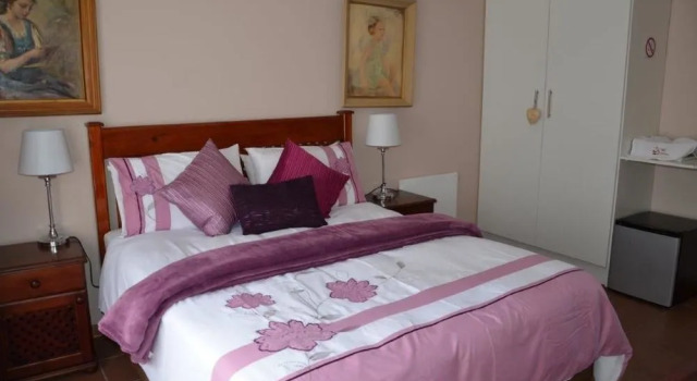 221 Main Street Clarens, Забронировать Отель Отели Фри-Стейт с парковкой, Парковка