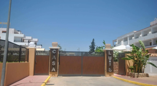 APARTAMENTOS CASA LUIS by INVISA, Book Apartment Hotels in Ibiza with a Pool, Swimming Pool