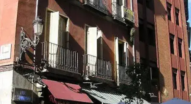 Hostal Mairu, Забронировать Отель Мадрид Провинция Мадрид, рядом с The Museum of Contemporary Art-Madrid