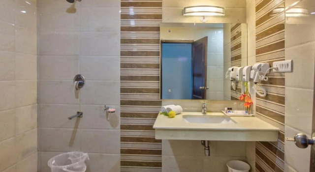 The Katoch Grand Resort, Забронировать Курортный отель Недорогие отели Манали, недорого