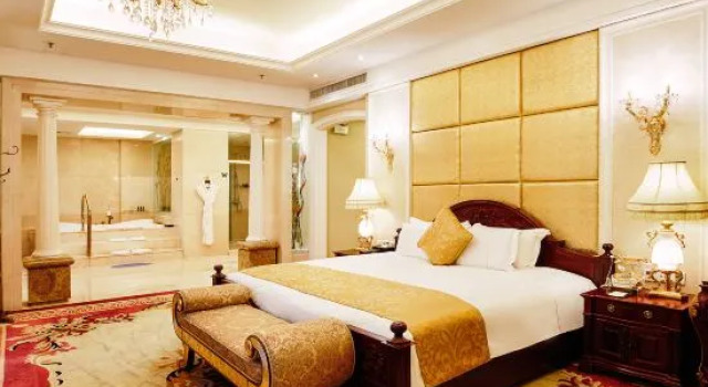 Люкс City Hotel Luxury