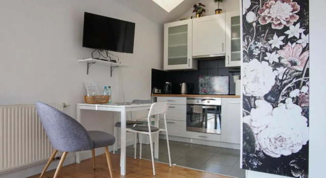 Апартаменты TimeGoesSlow Cozy Attic City Center
