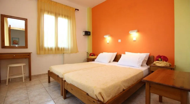 Nama, Rezervovat Apartmán Chrisi Akti 