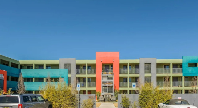 1 BR & 2 BR Apt w Pool & Gym by Frontdesk, Varaa Huoneisto Albuquerque New Mexico