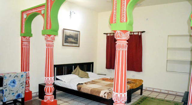 Haveli Kalwara - A Heritage Hotel, Забронировать Отель Отели штата Раджастхана с парковкой, Парковка