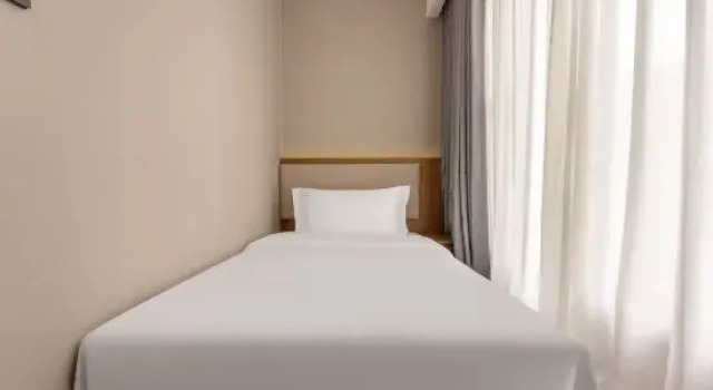 Люкс Linhai Hotel(Zhuhai Lover Road Seaside Pool  )