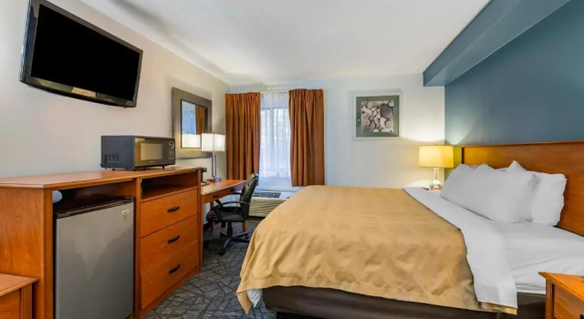 Номер Standard Quality Inn Austintown-Youngstown West