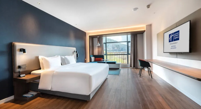 Номер Standard Holiday Inn Express Linzhi Airport by IHG