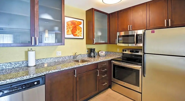 Четырёхместный люкс с 2 комнатами Residence Inn by Marriott Springfield Chicopee