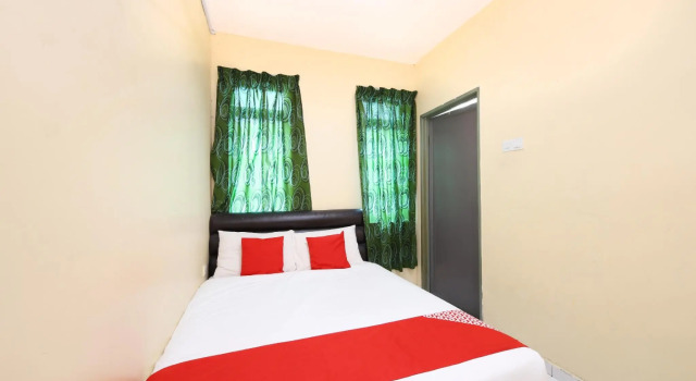 Люкс Standard OYO 774 Hotel Iskandar