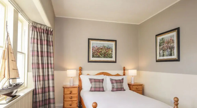 Ferry Cottage - Balmacara, Buchen Sie Ferienhaus Hotels in Schottland mit Parkplatz, Parkplätze