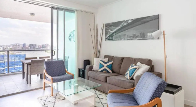Апартаменты с балконом и с видом на реку S&P Apartments - Tank St