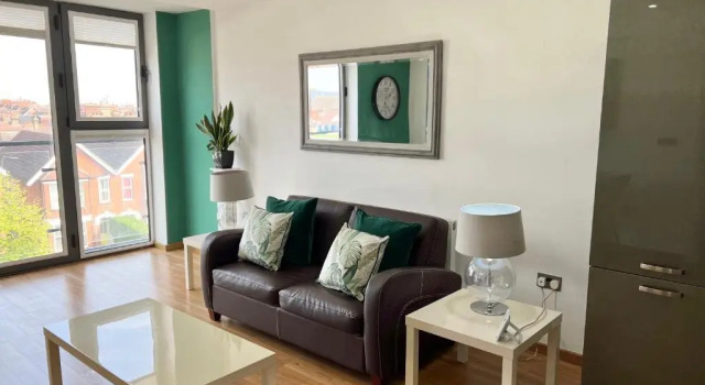 Castle Quarter Apartment with Free on site Parking