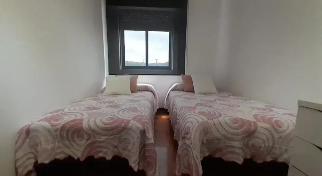Apartment-sleeps6-parking-terrace