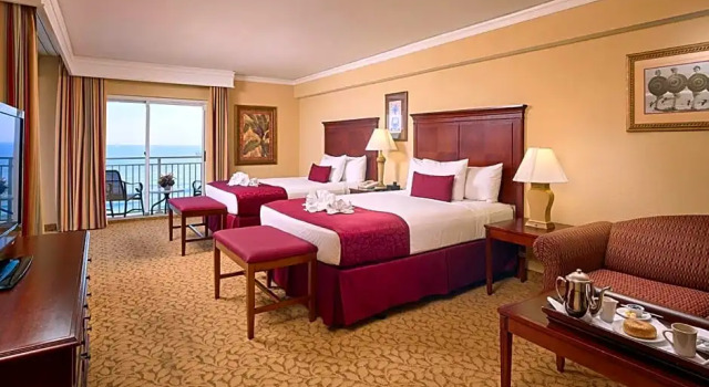 Четырёхместный номер Standard oceanfront Plaza Resort & Spa
