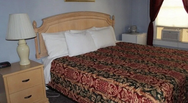 Surf Villa Hotel, Забронировать Отель Отели Оушен-Сити с парковкой, рядом с Jolly Roger at the Pier, Парковка