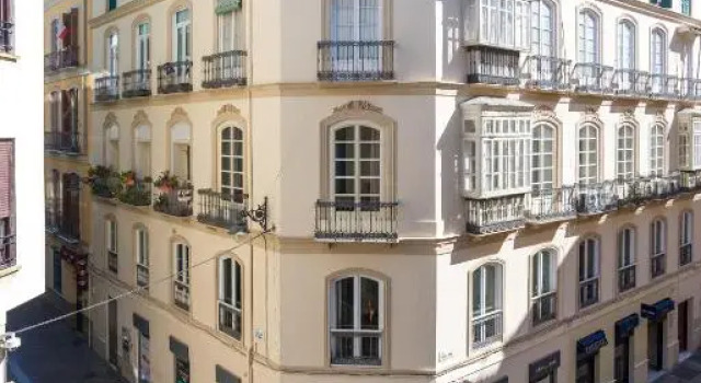 Plaza Uncibay, Забронировать Отель Отели Малаги 4 звезды, рядом с Salamanca Market, 4*