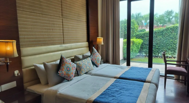 Номер Superior Oodles Hotel Chhattarpur South Delhi
