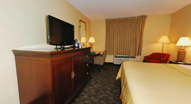 Номер Standard Quality Inn Saint Louis Airport