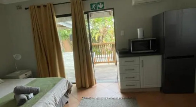 Guest house on Gillian Unit 3, Забронировать Гостевой дом Гостевые дома Баллито, Гостевой дом