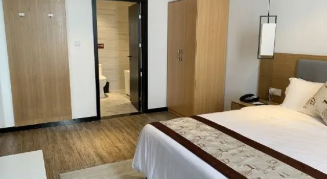 Люкс Business Huashan Hotel (Government compound)
