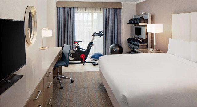 Двухместный номер Standard DoubleTree by Hilton Irvine Spectrum