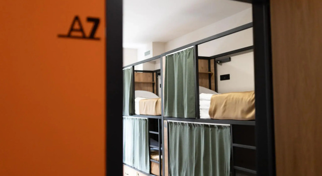 Кровать в общем номере (мужской номер) Atakent Hostel (Атакент Хостел)