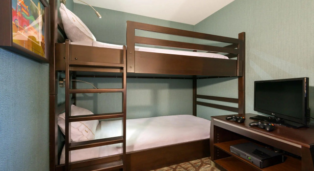 Люкс Holiday Inn Express Hotel & Suites Butte by IHG