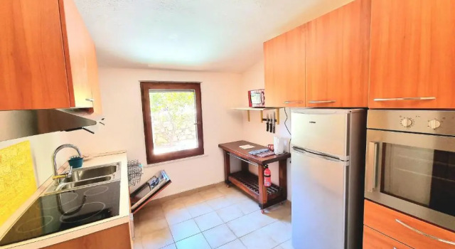 Апартаменты Stylish Home With Views, 4 min Walk to the Beach!!