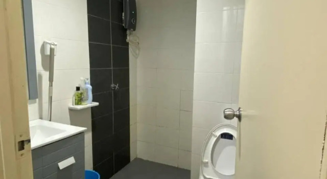 Private Studio Viana Court Service Apartment 1 with private parking