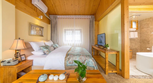 Люкс Deluxe C'est La Vie Boutique Inn