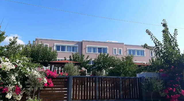 Апартаменты Deluxe Luxury Suites in Stavromenos