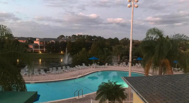 Beautiful 3 Bedroom Apartment minutes from Disney!