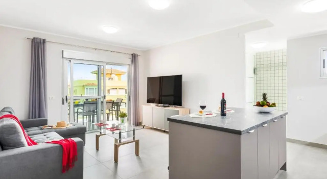 Апартаменты A31 Amazing 2 bedroom with terrace and Pool