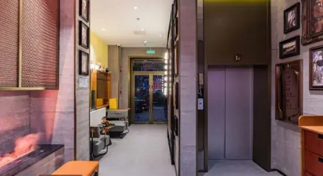 James Joyce Coffetel Hotel (Beijing HuaxiLIVE Wukesong Subway Station), Book Hotel Hoteller i Beijing Province med parkering, Parkering