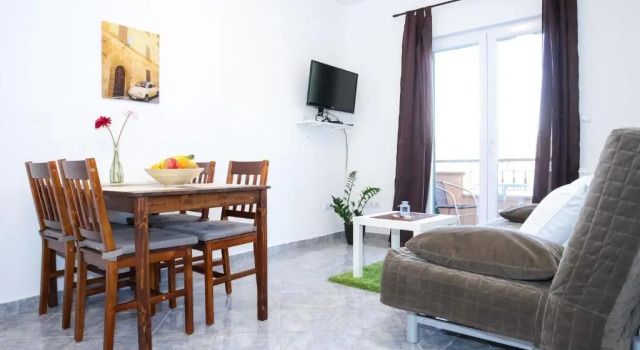 Апартаменты c 1 комнатой с балконом Apartments Lara & Luka