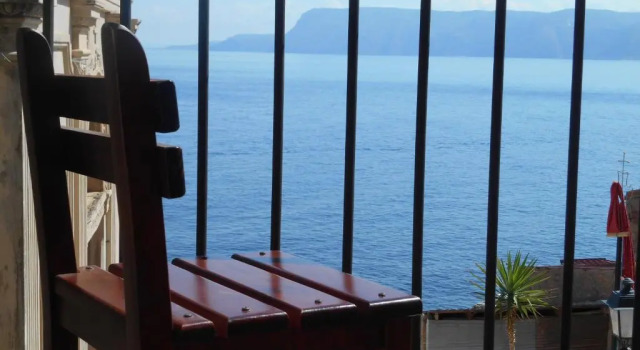 Camera doppia Standard con balcone e con vista mare La Locandiera affittacamere