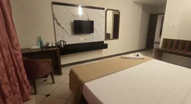 Двухместный номер Deluxe Capital Plaza Residency and conventional center