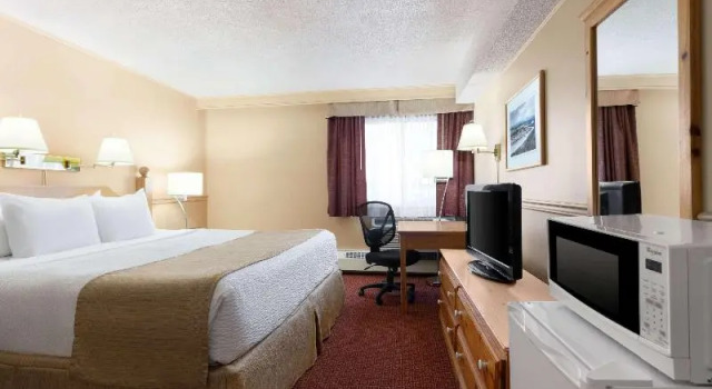 Номер Standard Quality Inn & Suites