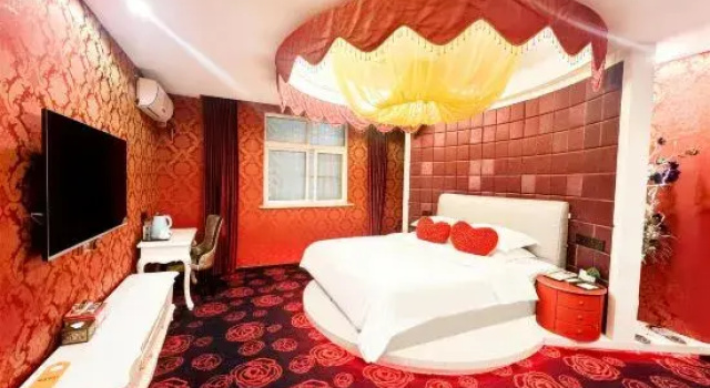 Двухместный номер Standard Crown International Business Hotel