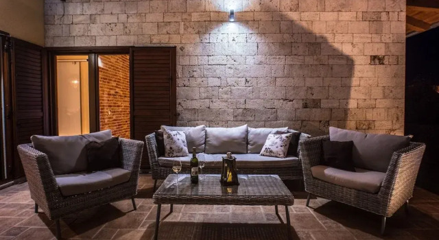 Charming Villa With Private Pool, Забронировать Вилла Коттеджи Дрниш, Коттедж