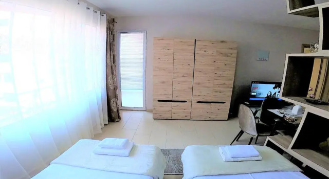 Студия Eni`s Apartments
