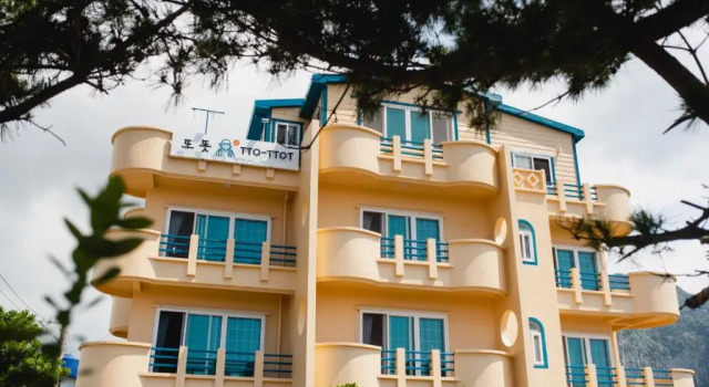 Кровать в общем номере (мужской номер) ttottot Jeju Backpackers