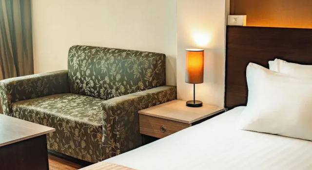 Четырёхместный семейный номер Standard с балконом Golden Jade Suvarnabhumi