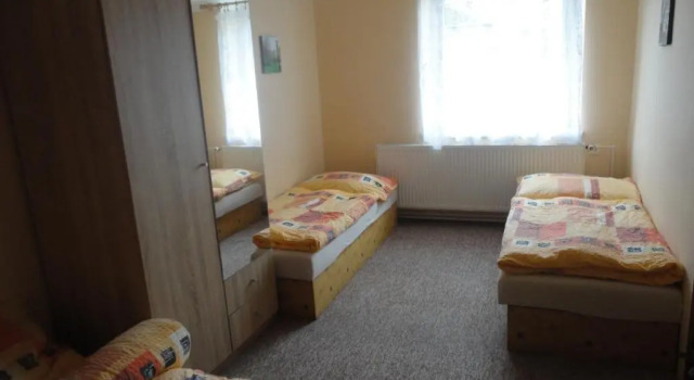 Holiday house Morávkovi, Rezerwuj Hotel Hotele w Kraj hradecki z parkingiem, Parking