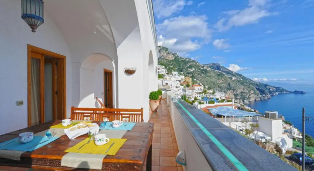 Коттедж с 3 комнатами Casa Elena - In the Center of Praiano Parking Panoramic Hot tub