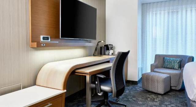 Четырёхместный номер Standard Courtyard Baltimore Downtown/McHenry Row